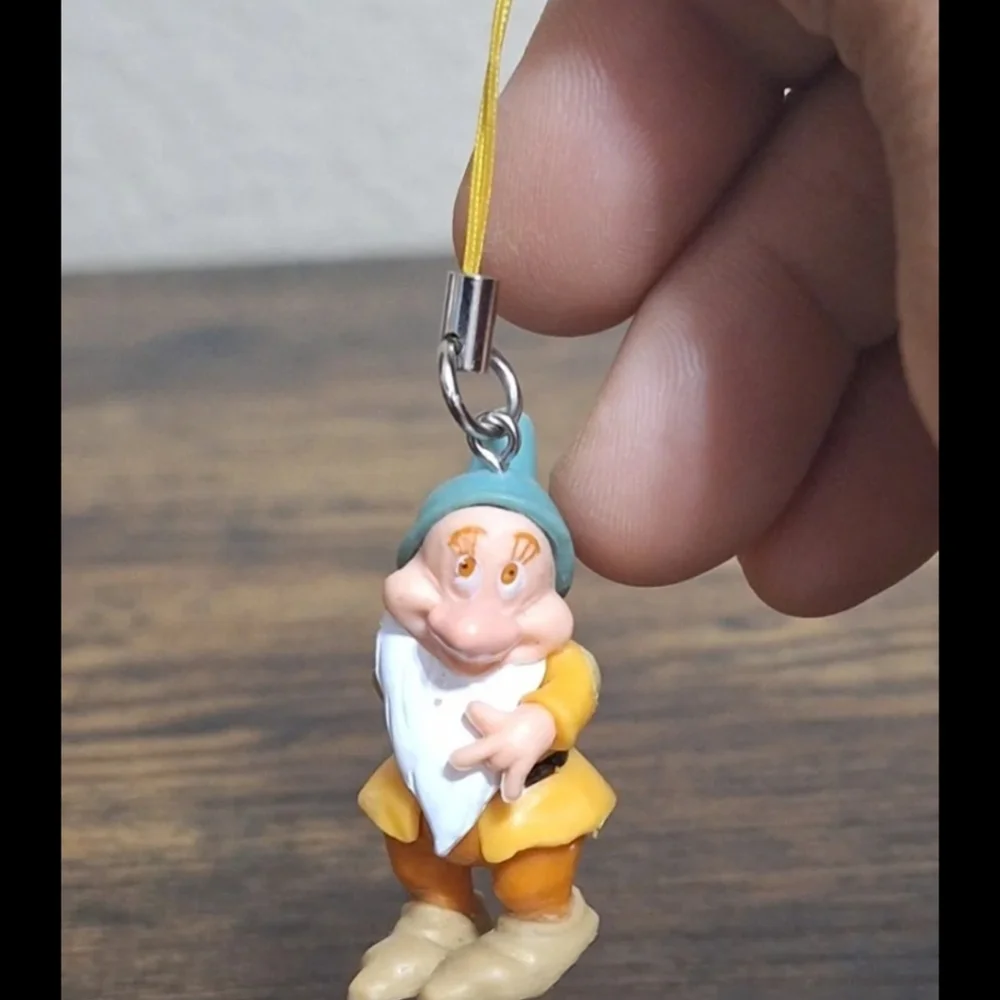 Set Of Disney's Snow White Dwarves Sleepy & Bashful Cell Phone Danglers.